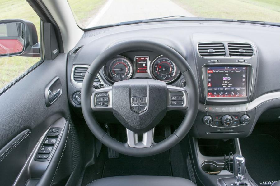 Панель приборов Dodge Journey Crossroad 2014 года  (фото 45 из 63)